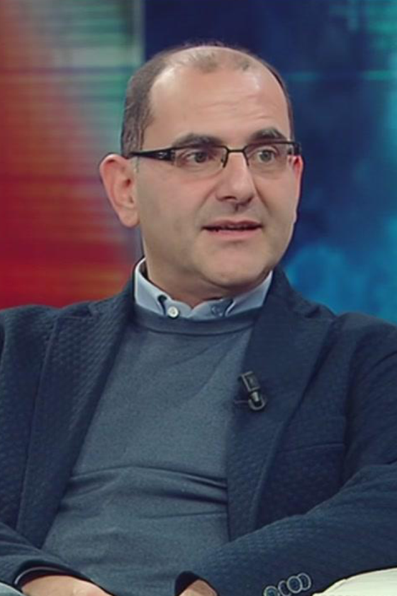 Incontro con il dott. alberto pellai  "girl r-evolution: crescere al femminile nel mondo reale e in quello virtuale"